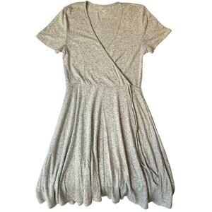 Alya Women Dress size M ShortSleeve V-neck A-line KneeLength Stretchy Gray